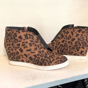 Soda ladies fashion wedge sneakers